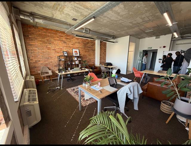62M² BUILDING TO LET IN GREEN POINT